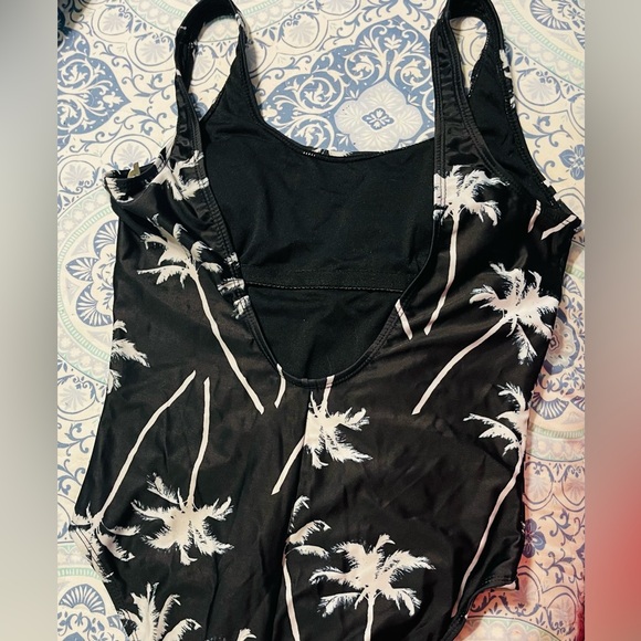 Aeropostale Black Palm Tree One Piece Swimsuit M - Picture 7 of 8